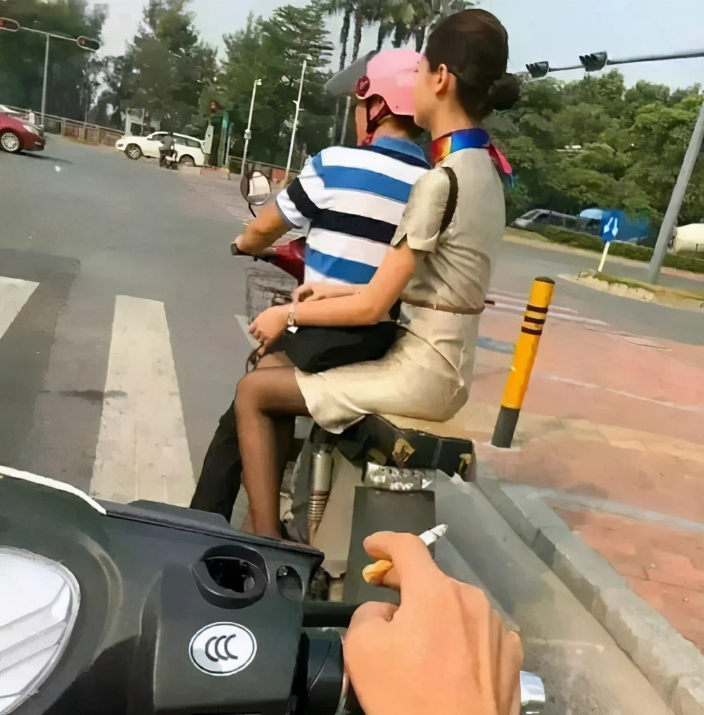 “兄弟们，女神给我说她嘴起泡了，我该怎么做啊？”哈哈哈...