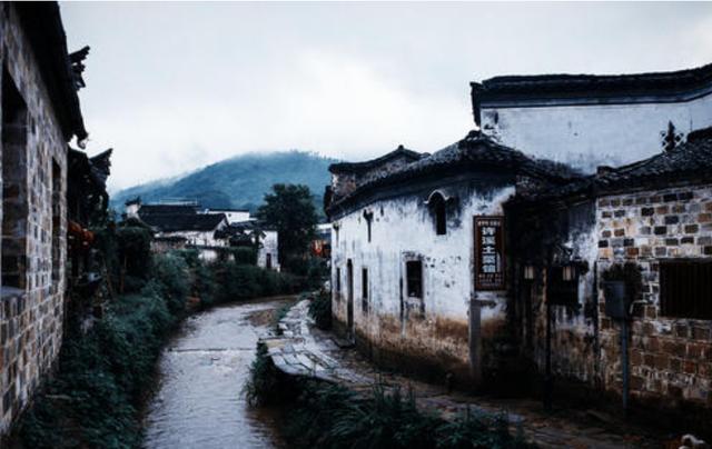 中国一个与世隔绝的村落,一个饱经风霜却古韵十足的古镇