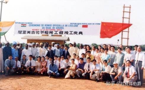 “这么光荣的一天，决不在辽远的将来，而在很近的将来。”