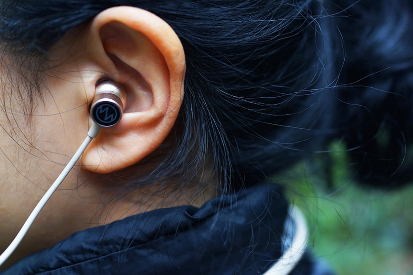 无痛感佩戴蓝牙耳机,无杂音佩戴舒服的蓝牙耳机