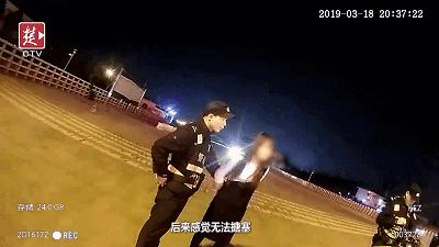 出租车里传出奇异香味！18岁武汉女孩竟当场下跪！真相太可怕