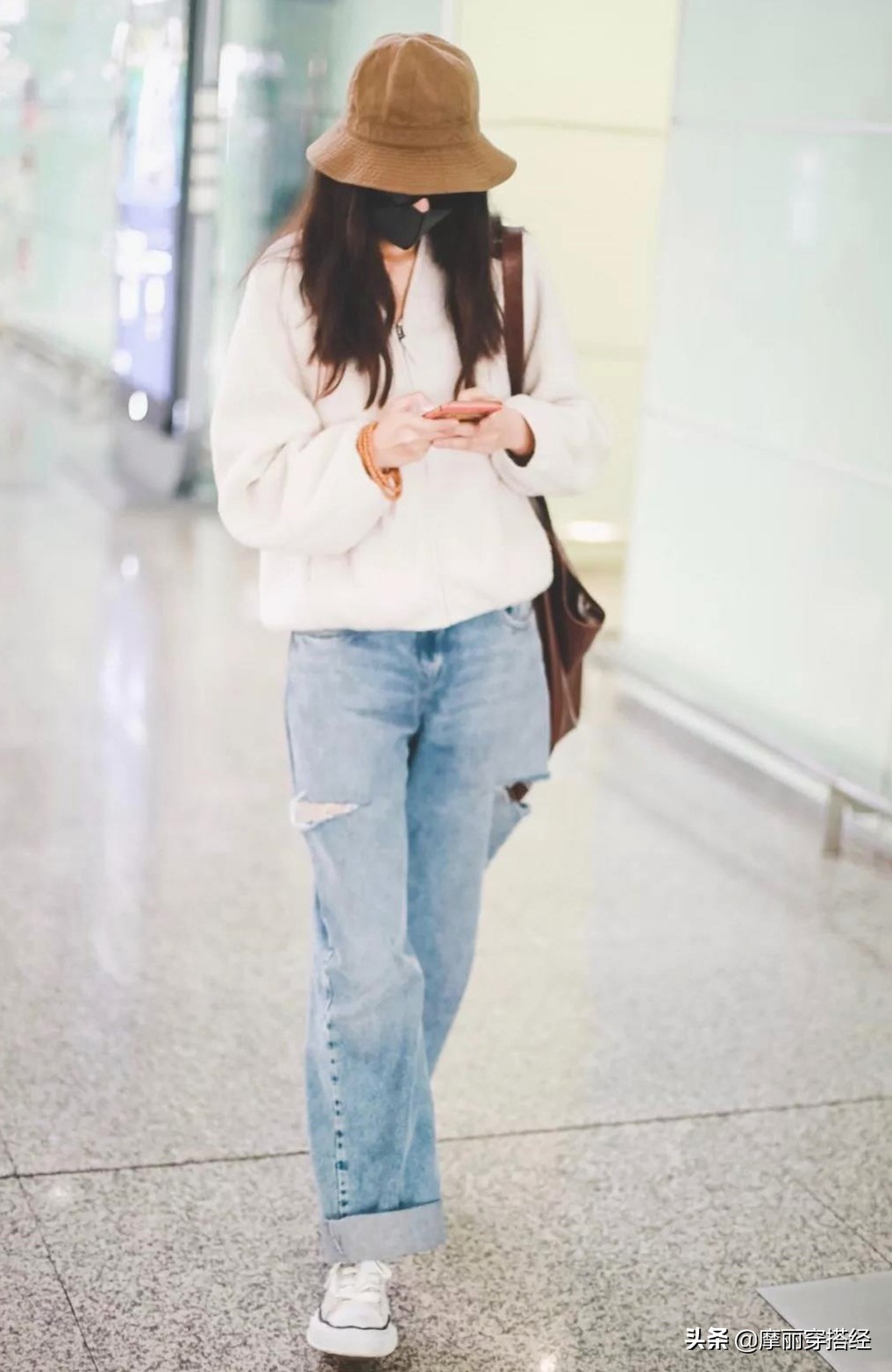 小白鞋不够靓?这4款裤子来加盟,打造“最强”的时尚阵容