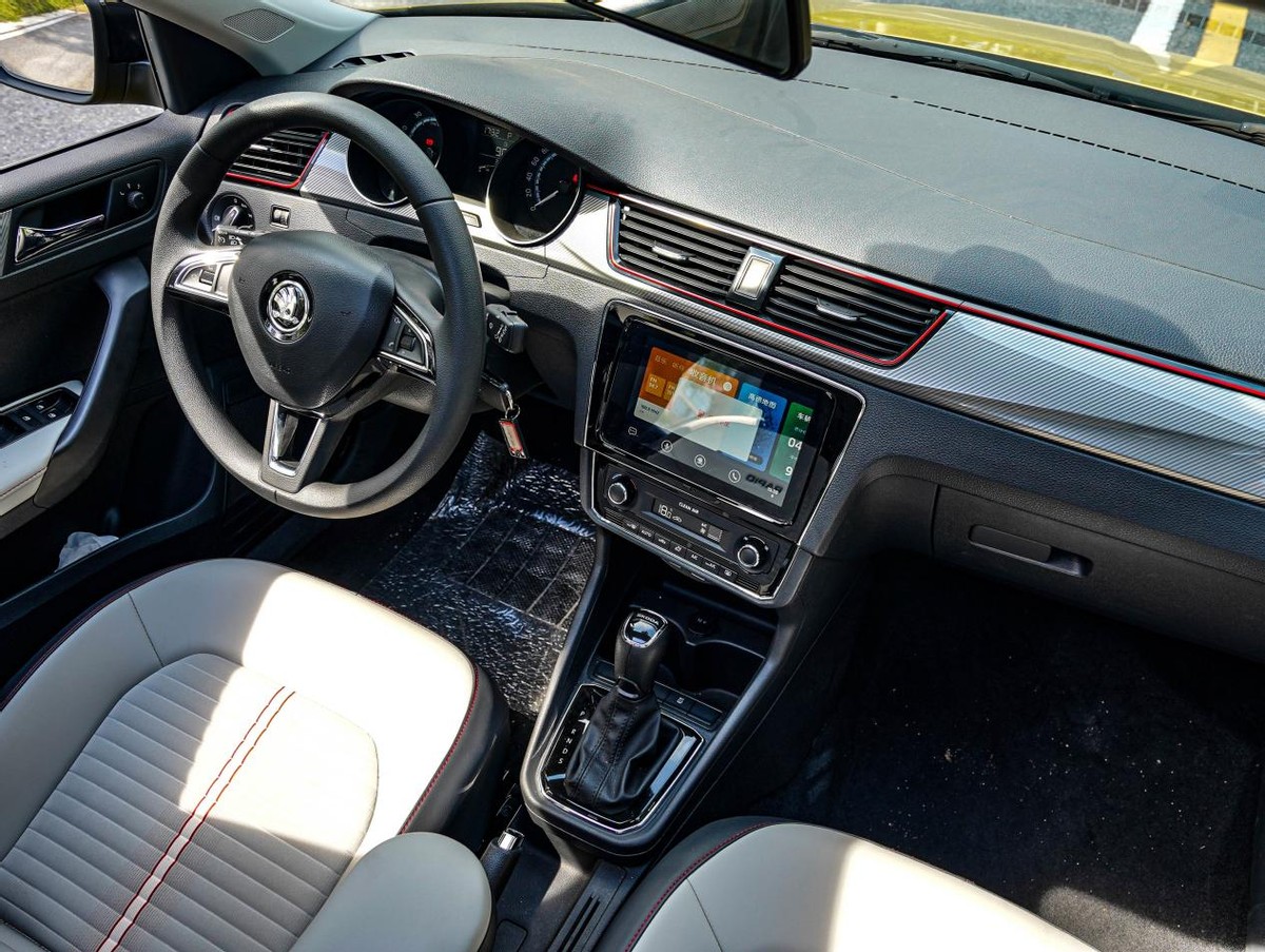 斯柯达昕动两厢车自动挡16年油耗,斯柯达昕锐车手动1.6试驾