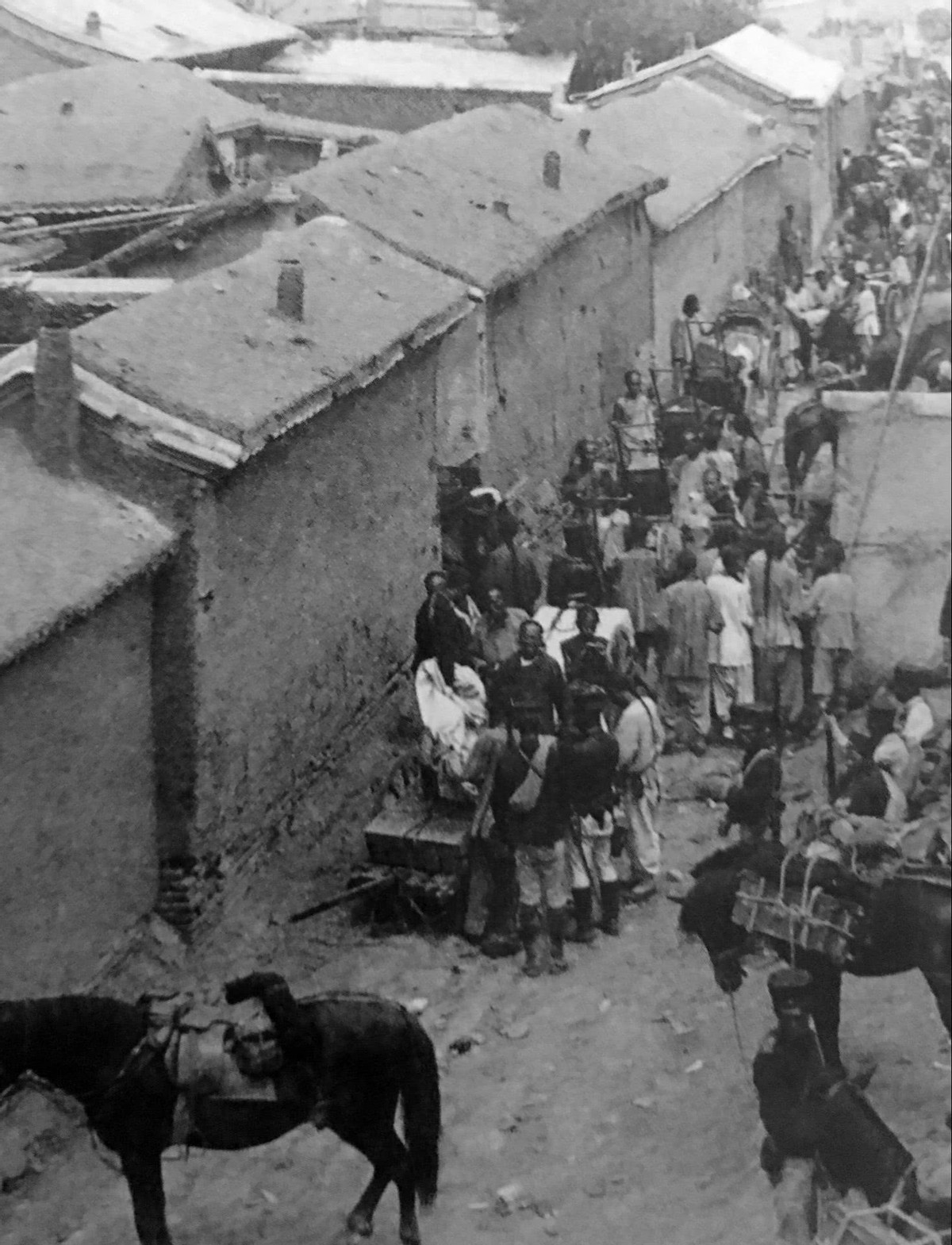 八国联军侵略老北京的哪一年,八国联军攻陷北京后犯下哪些罪行