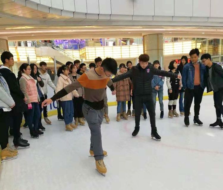 2022北京溜冰场,北京双排轮滑溜冰场