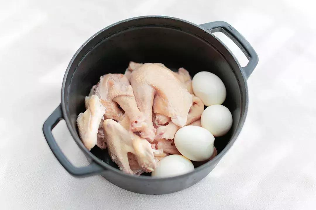 过夜的剩鸡肉怎么煮好吃点,吃剩的鸡肉放冰箱多久会坏