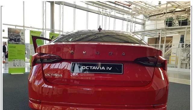 斯柯达明锐新车到店,最新斯柯达明锐1.4t顶配