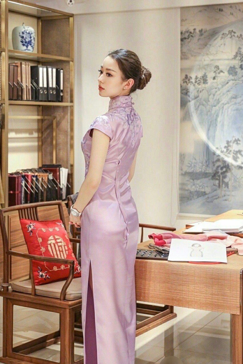 关于什么样的身材适合穿旗袍,穿旗袍穿的不是身材而是风韵