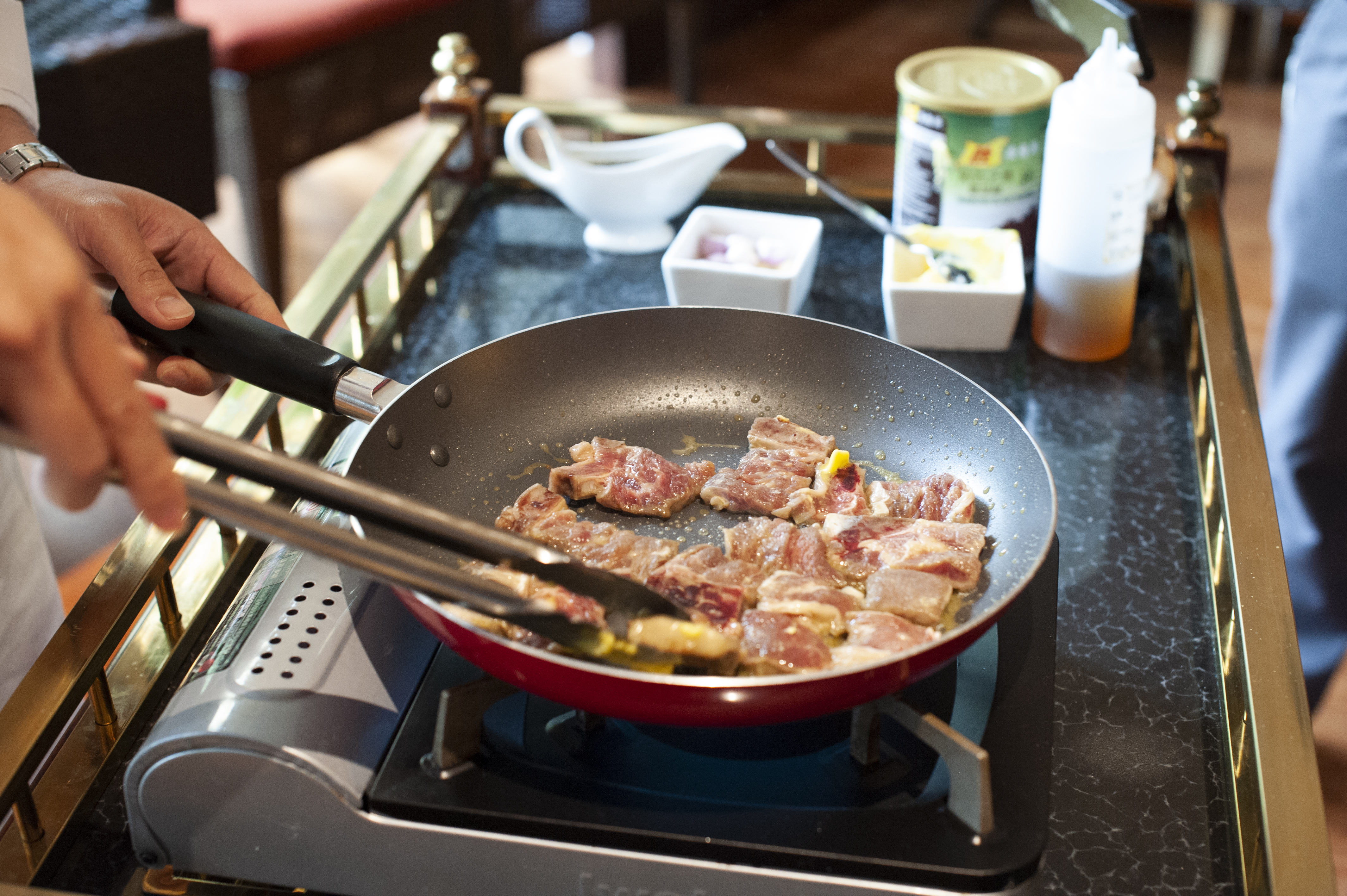 海南不止只有三亚，去万宁玩个冲浪，还有神犬小七拍摄地等着你