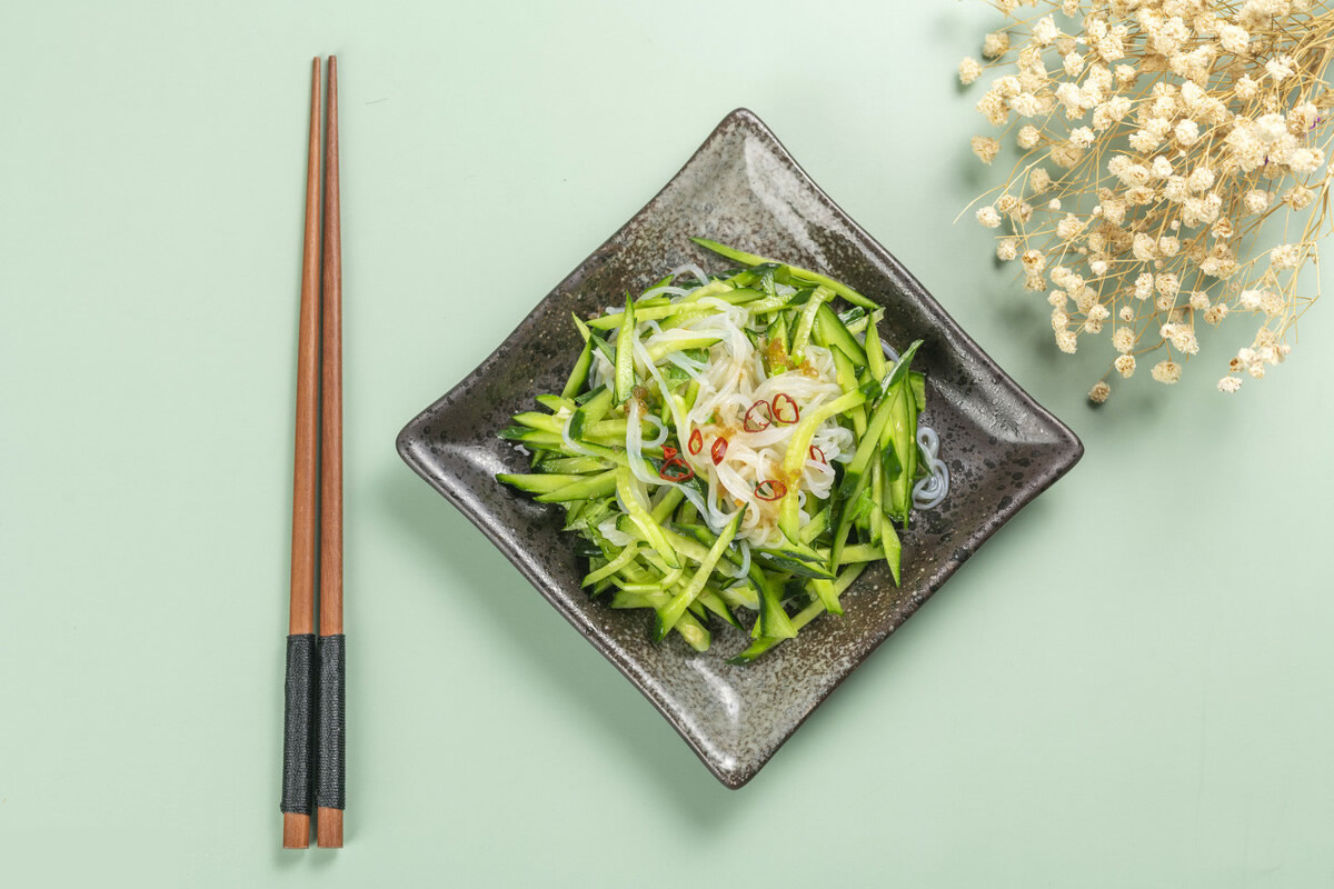 日常护肤用不用防晒,日常护肤只涂防晒隔离可以吗