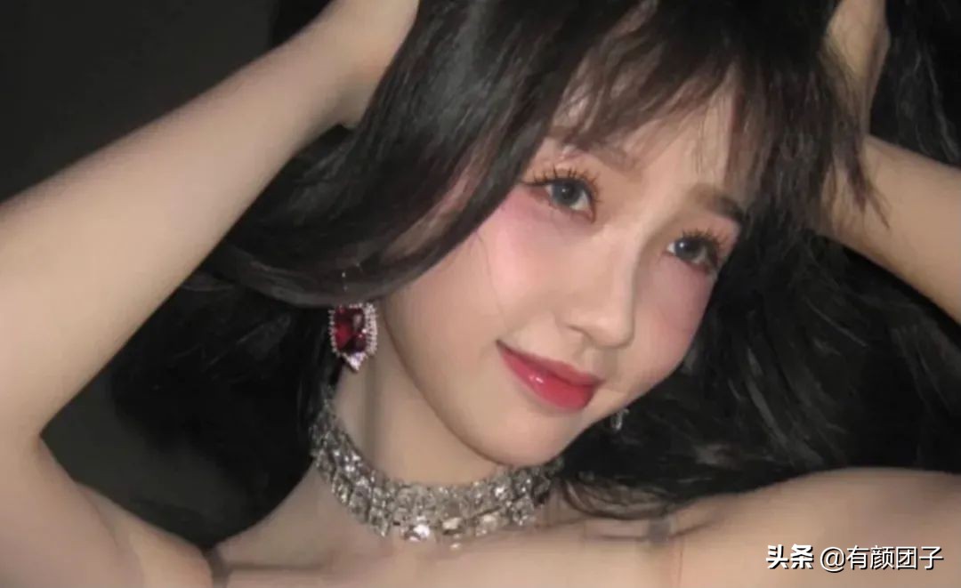 长得混血的女生适合戴什么美瞳,推荐给单眼皮小眼睛的混血美瞳