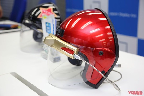 骑士专用外接式抬头显示器今年开卖任意安全帽都可装