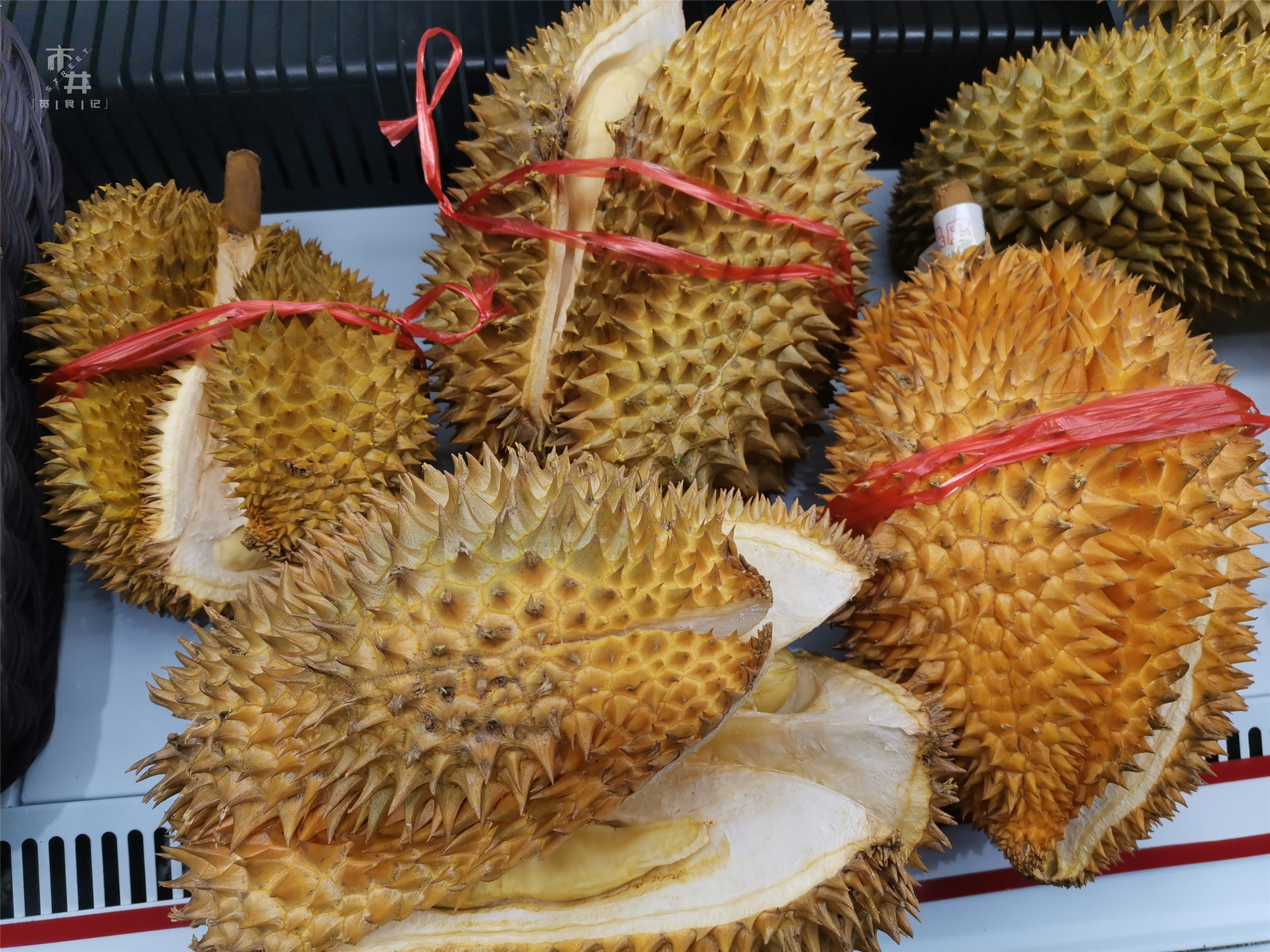 买榴莲的三个挑选方法,水果店老板告诉你榴莲怎么挑选