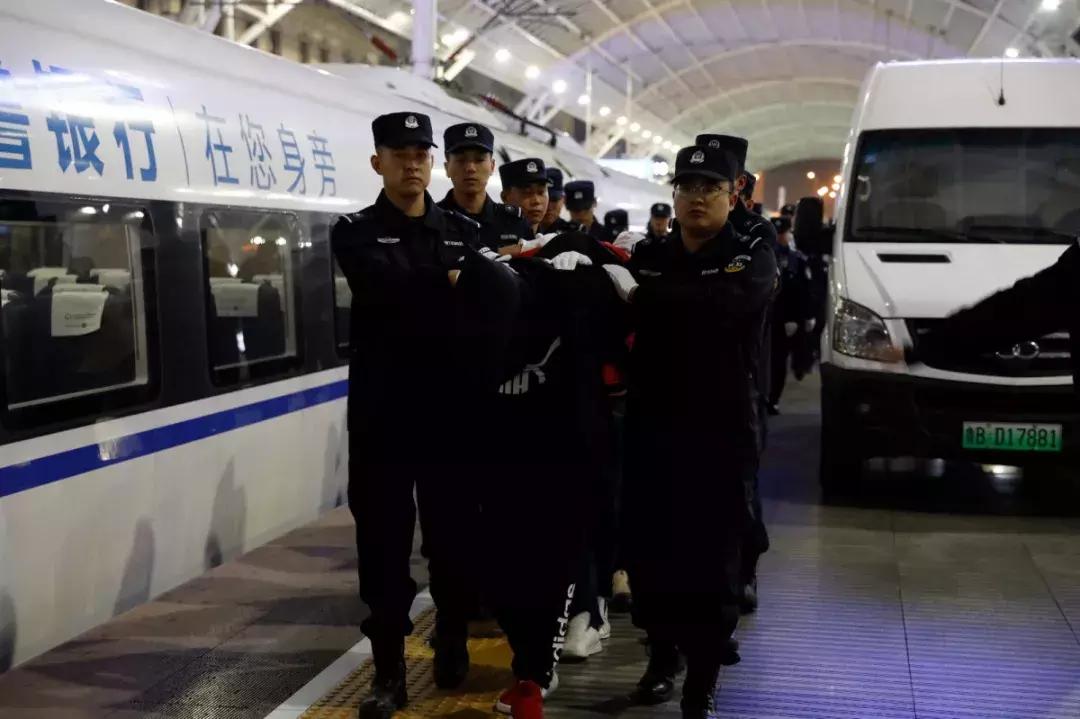 一窝端！青岛警方打掉诈骗团伙！看看他们怎么让你掉入“代理陷阱”？