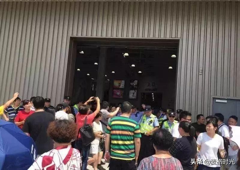 costco超市在中国发展的机会,上海costco超市开业的火爆程度