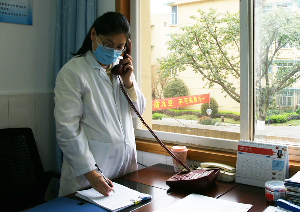 四川省军区成都第二离休所:她们,身着“孔雀蓝”答好“战疫题”