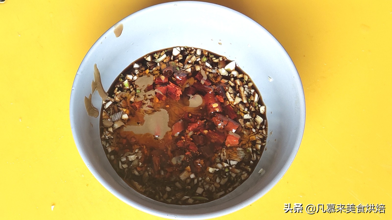 好吃的蕨根粉调料,凉拌蕨根粉怎么做才好吃