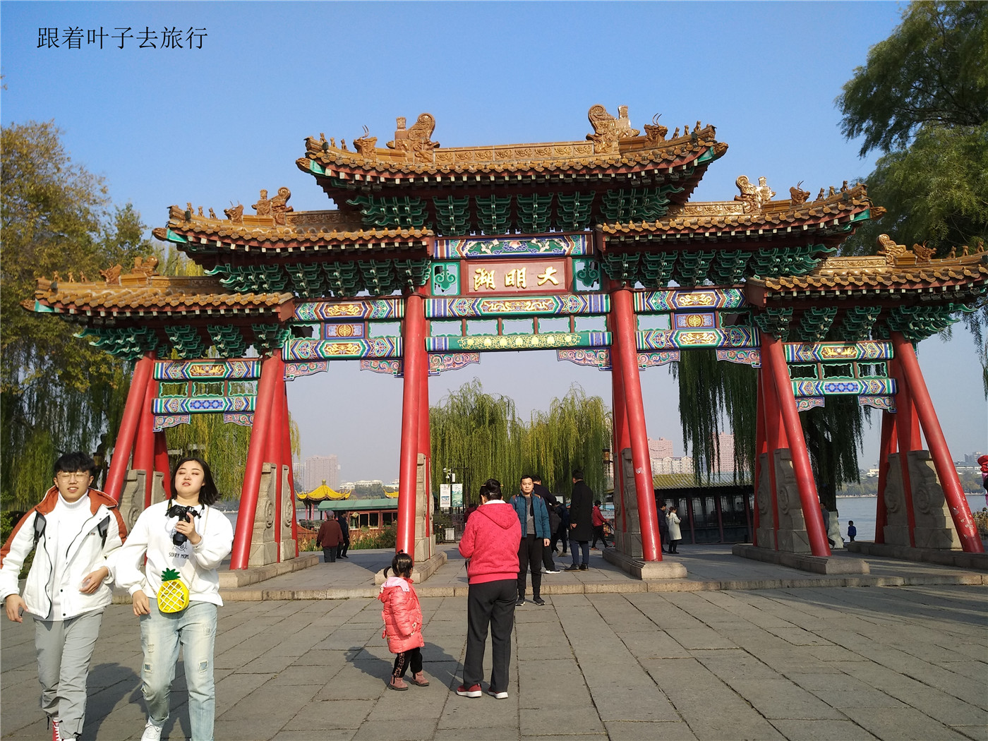 大明湖畔南丰祠雨荷厅前的荷花池,大明湖南丰祠的传说