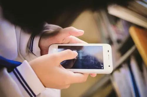 大学可以分期付款买手机吗,大学建议分期买手机吗