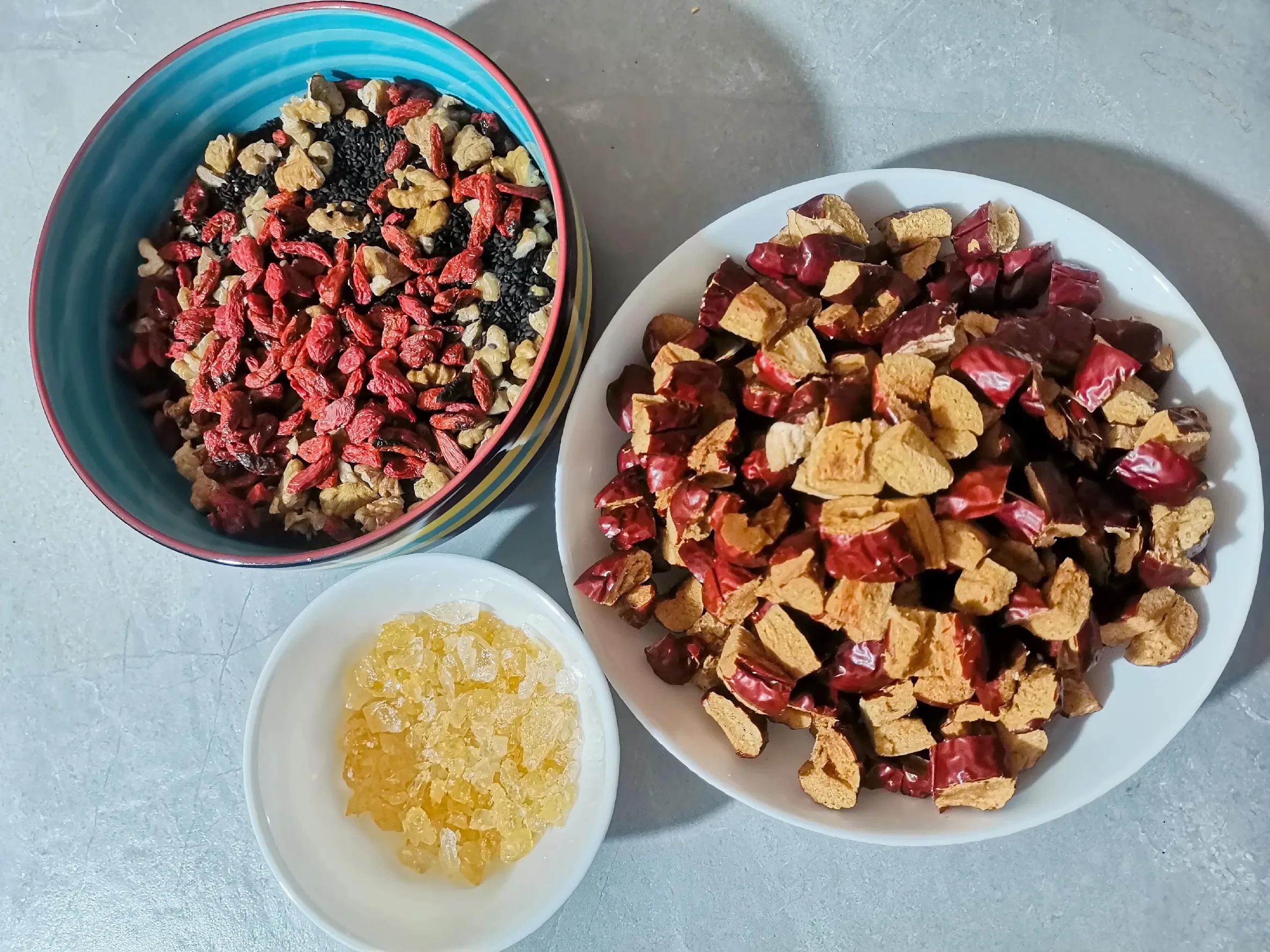 自制阿胶糕存放三年了还能吃吗,自制的阿胶糕有点苦是怎么回事