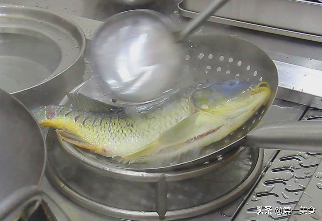 第一美食来凤鱼,香脆泼辣鱼的做法