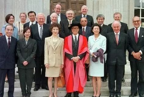 李嘉诚的红颜知己周凯旋有孩子吗,李嘉诚和红颜知己周凯旋郊游