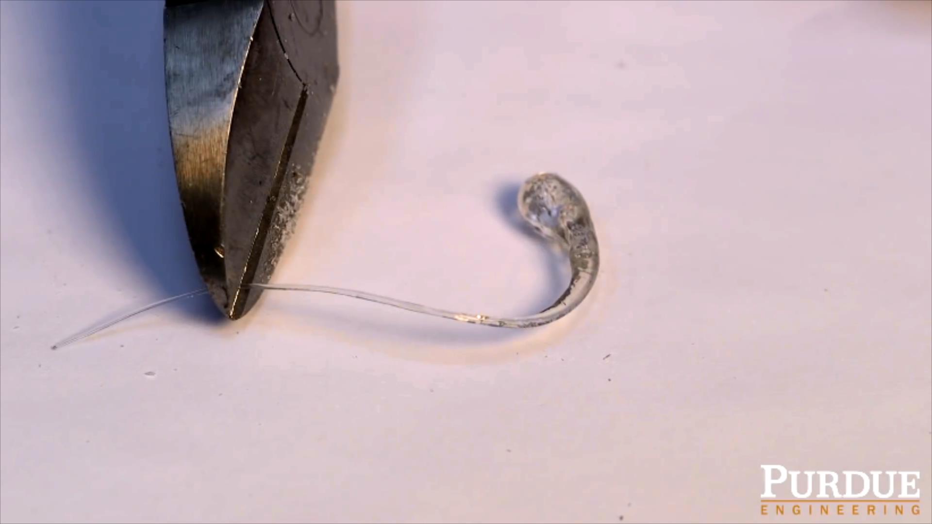 神奇的小水滴,神奇的眼泪鲁珀特之泪到底有多硬