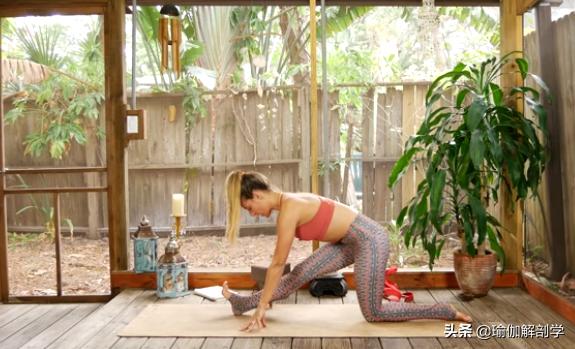 大腿内侧紧瑜伽动作视频,瑜伽大腿内侧紧如何锻炼