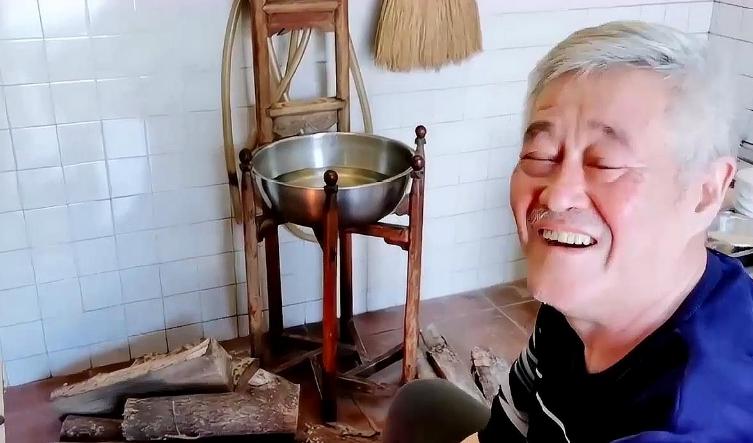 赵本山宣布卸任本山传媒董事长,赵本山卸任本山传媒法人及总经理