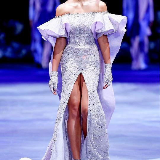 迪拜MichaelCinco王室晚宴高定礼服,贵族剪裁,高级感太美