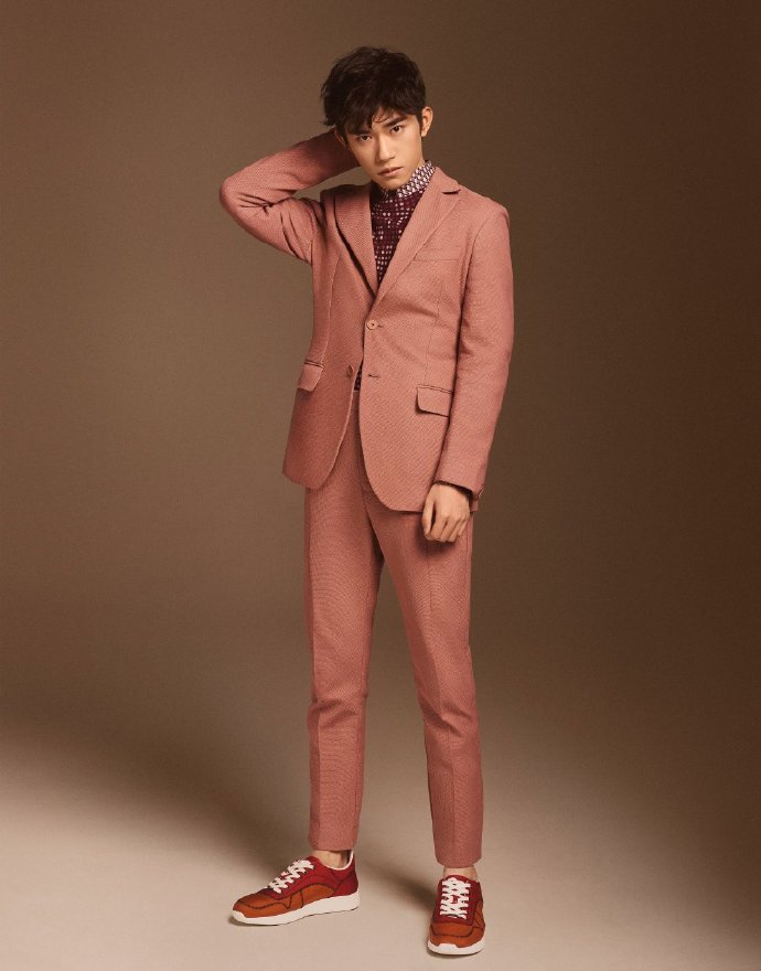 易烊千玺让人喜欢的10个理由,如何客观的评价易烊千玺的长相