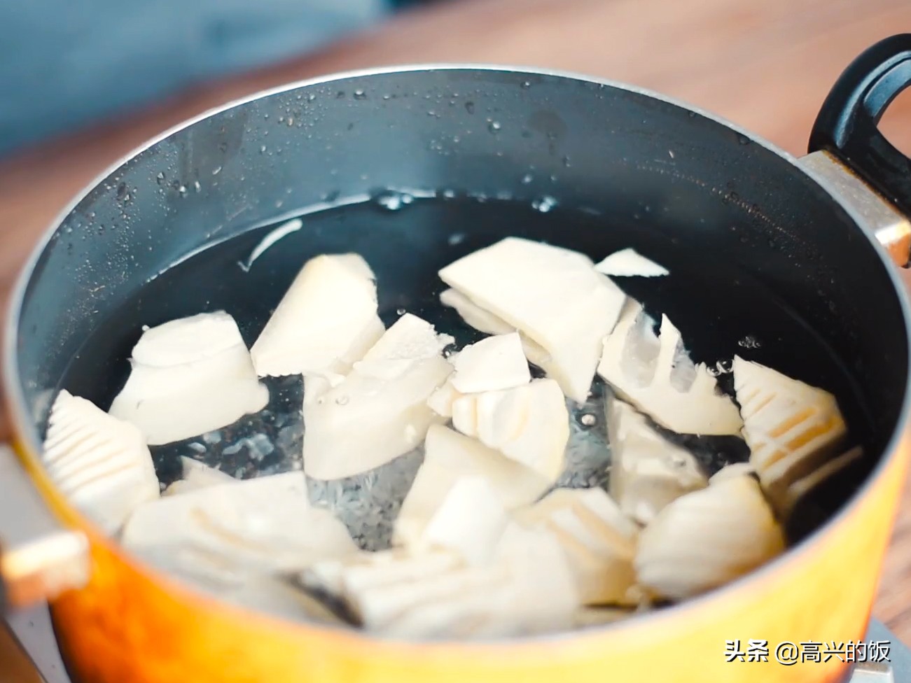 竹笋的家常做法春笋焯水后怎么放,春笋烧排骨笋子要不要焯水