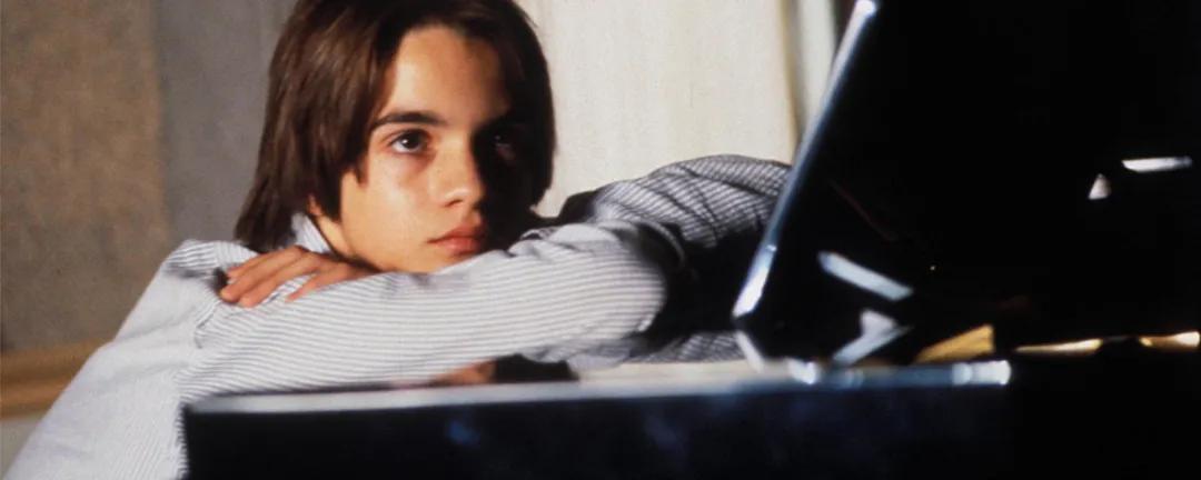 艾米亚当斯变脸,艾米亚当斯年轻