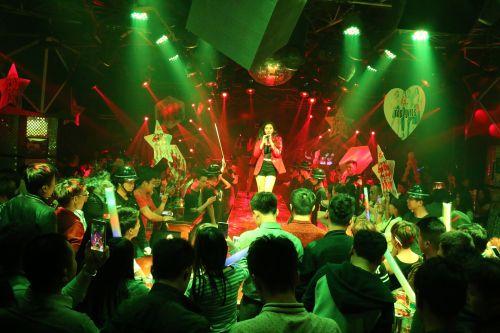 夜场ktv服务员工资骗局,ktv服务员的真实收入