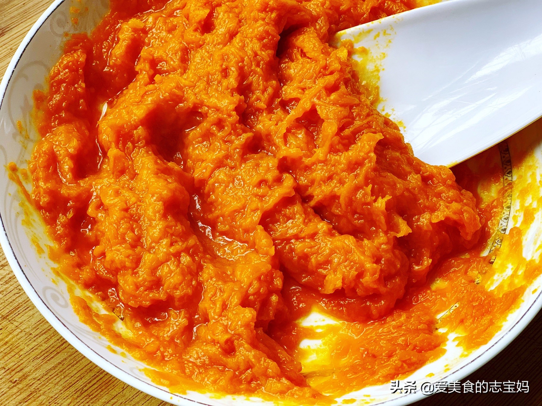 汤圆这样做外皮酥脆内里软糯拉丝,自制汤圆放冰箱开裂了怎么办