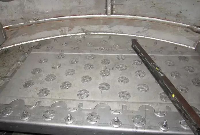 精馏塔底部,精馏塔都有什么