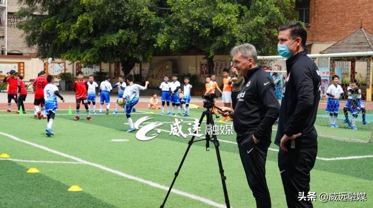 德国足球员来威远县,德国足球大咖进威远校园