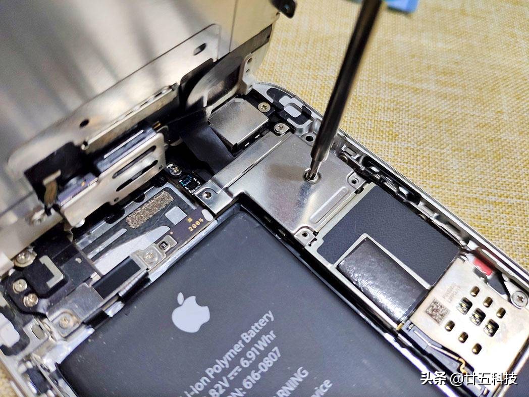 苹果手机换的电池掉电快怎么办,苹果手机掉电快是不是要换电池了