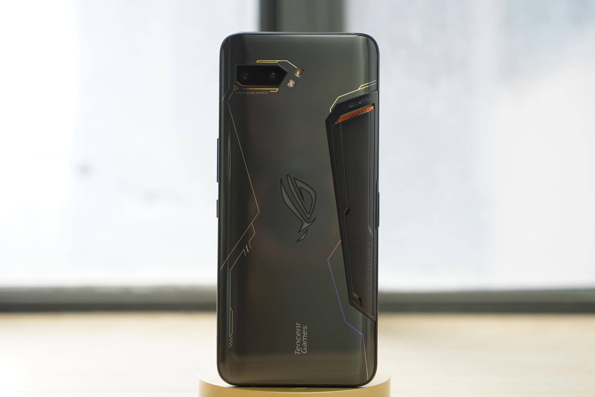 华硕rog2和rogphone2,华硕rog游戏手机2跑分