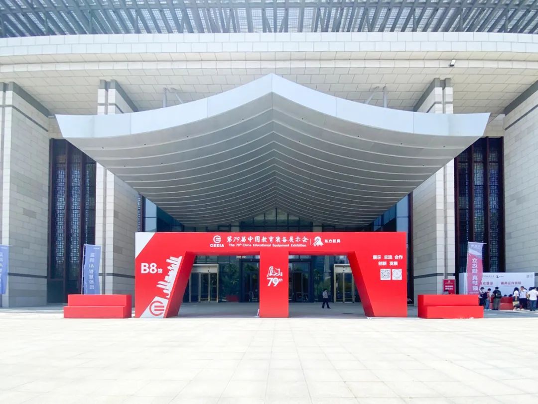 派迪茵足球训练,派迪茵校园足球