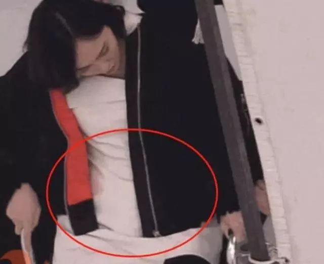 唐嫣和奚梦瑶飘忽不定的“肚子”,成了2019娱乐圈的两大谜团