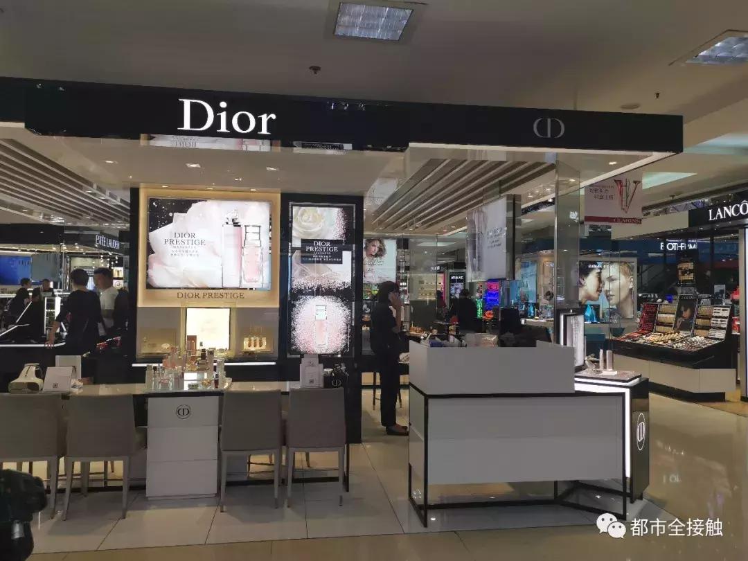 320的口红变699维多利迪奥专柜虚*票开**美团跑腿小哥这样“黑钱”?