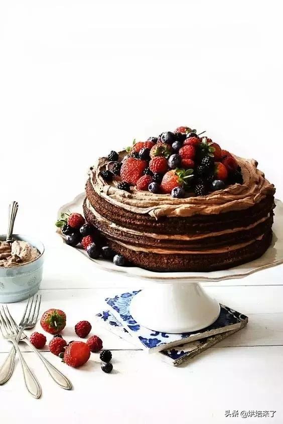 蛋糕刚开始烤开裂怎么解决,蛋糕放着会发霉怎么才能不发霉呢