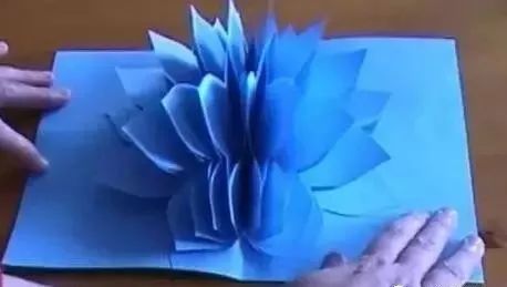 幼儿春节主题手工制作:灯笼+贺卡+鞭炮!