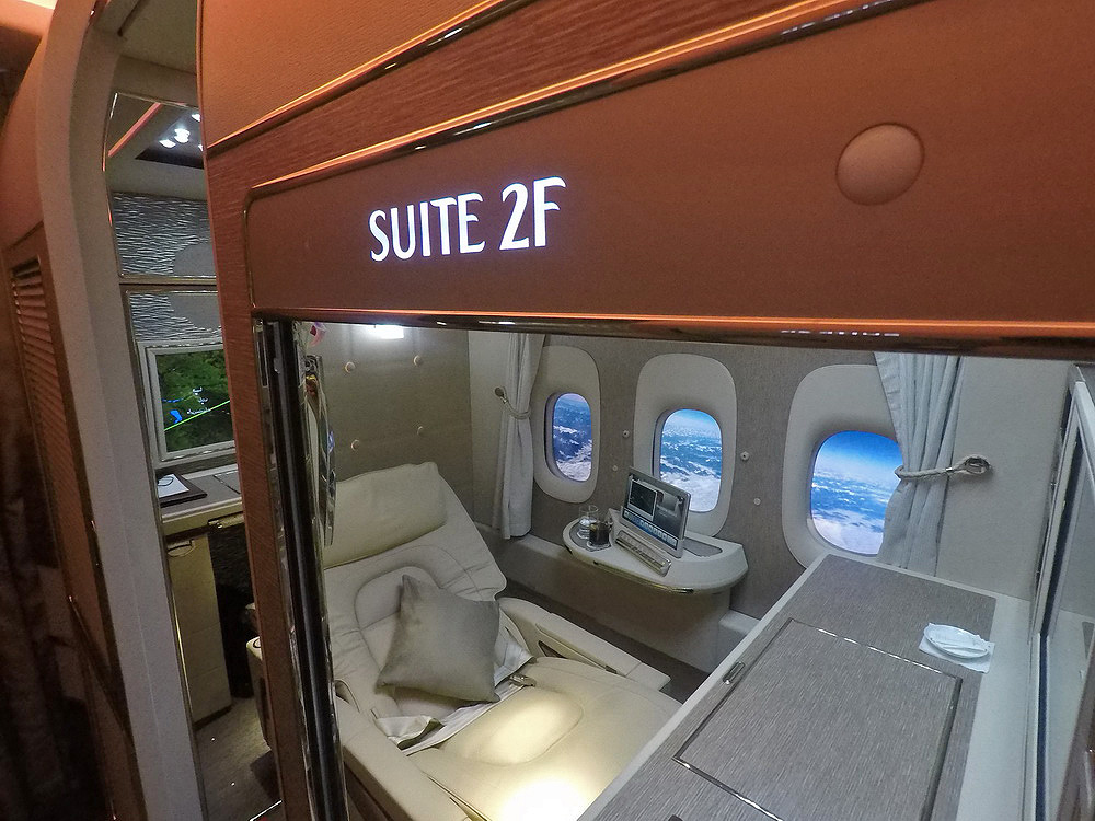 阿联酋航空b747,阿联酋航空b777-200lr