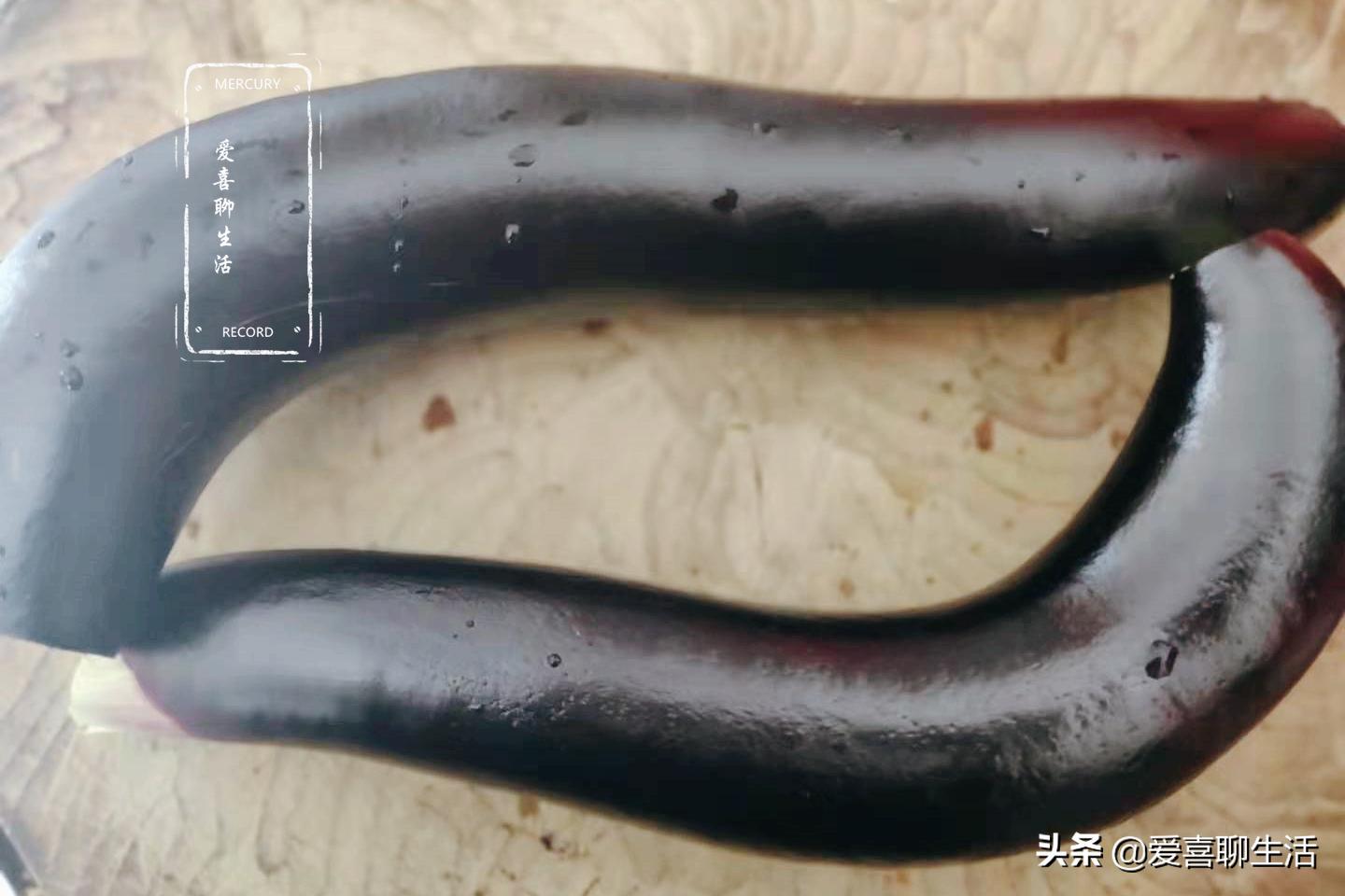 这两种食材一个脆爽一个软烂，一蒸一拌5分钟出锅，常吃对身体好