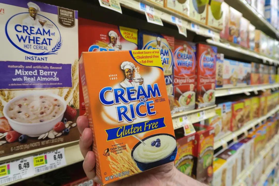 黑人反歧视抗议者终究盯上“黑人牙膏”。黑人牙膏:我太难了