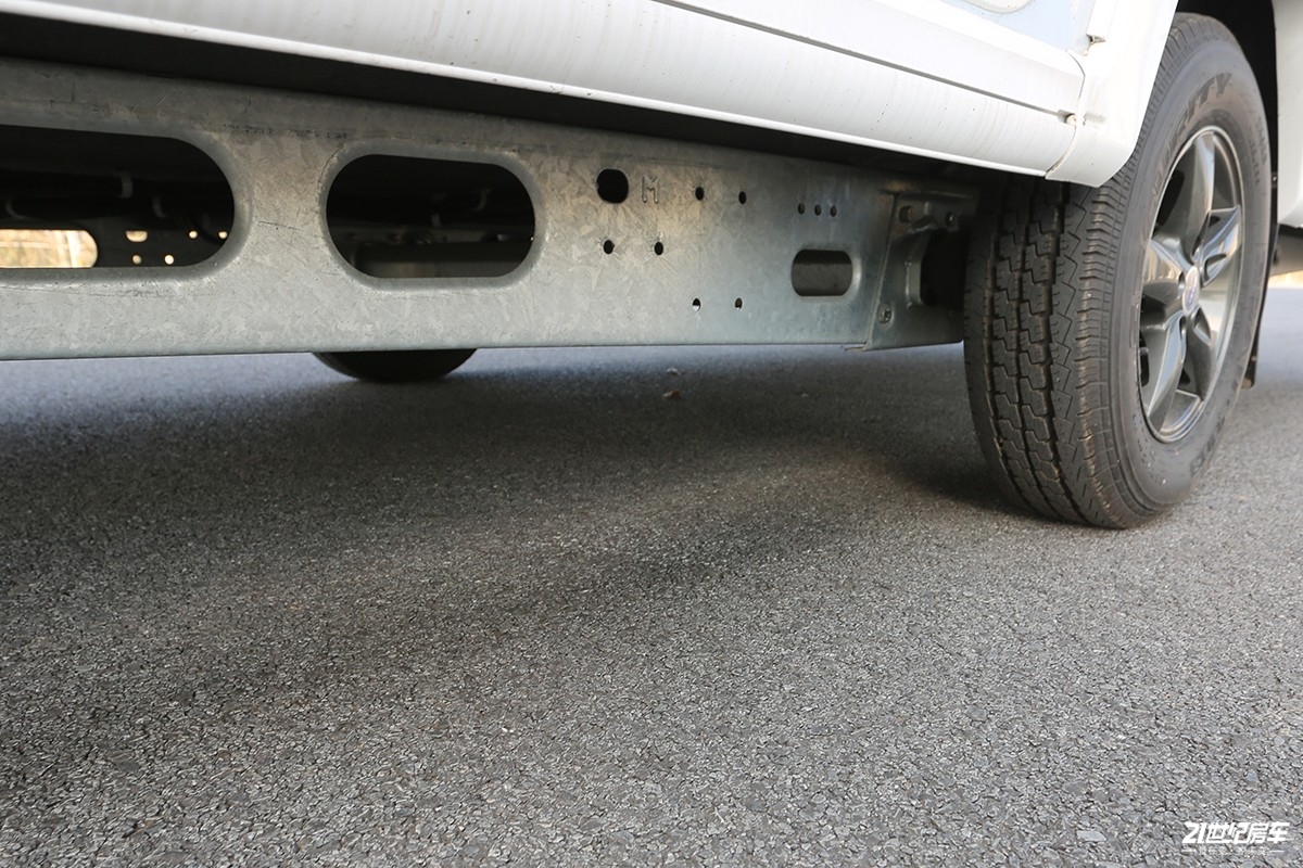 英国百丽d4,发现4拖挂式房车