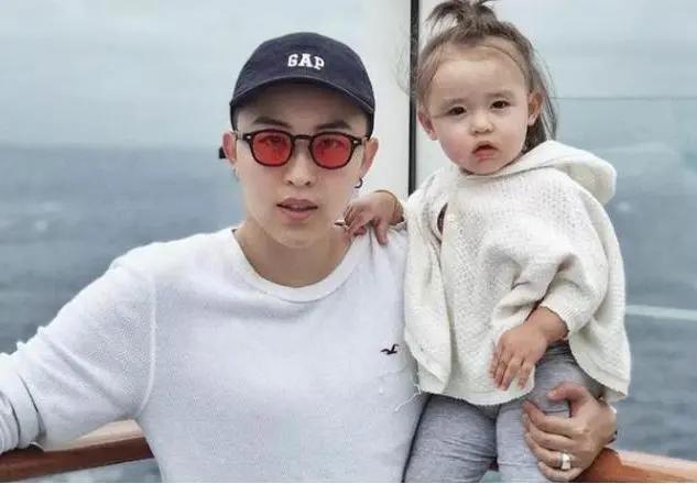 中国未婚女ceo豪掷50万赴国外生子,女ceo花50万生子