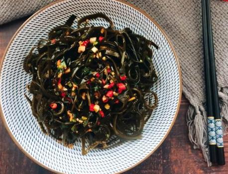 海带用水泡后怎样做才能软烂,海带如何泡发会又软又好吃